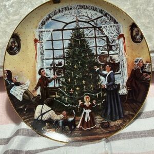 Vintage Christmas Decorative Plate Trimming the Family Christmas Tree 67 of 5000